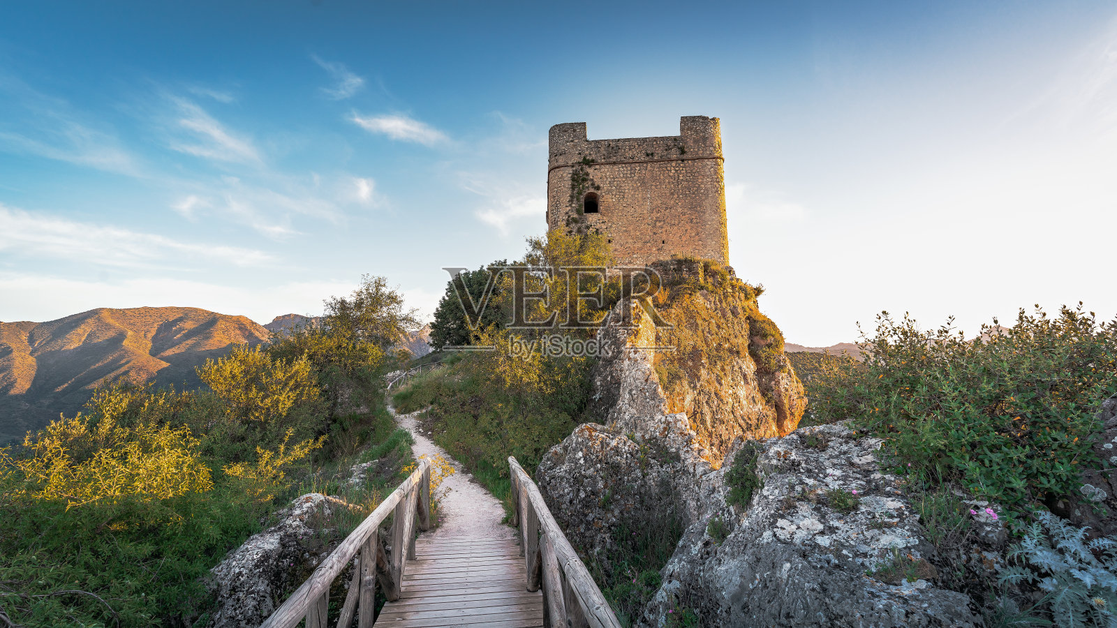 萨哈拉德拉塞拉城堡塔-萨哈拉德拉塞拉，加的斯省，安达卢西亚，西班牙照片摄影图片