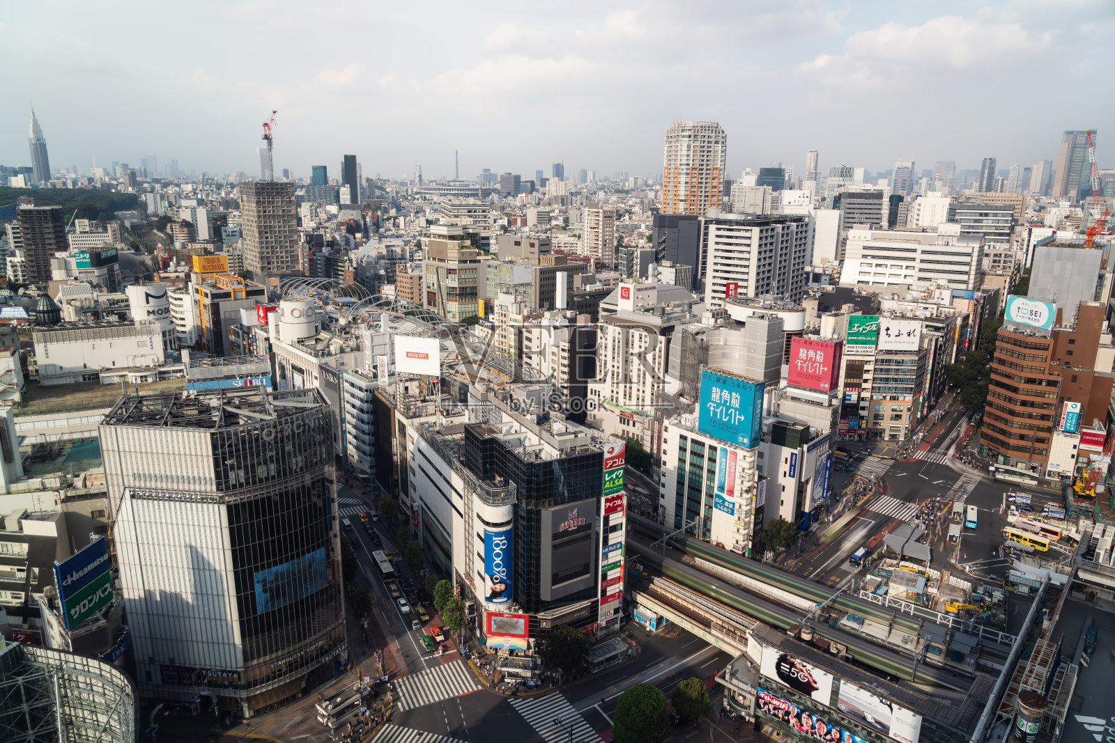 日本东京著名的涉谷步行街照片摄影图片