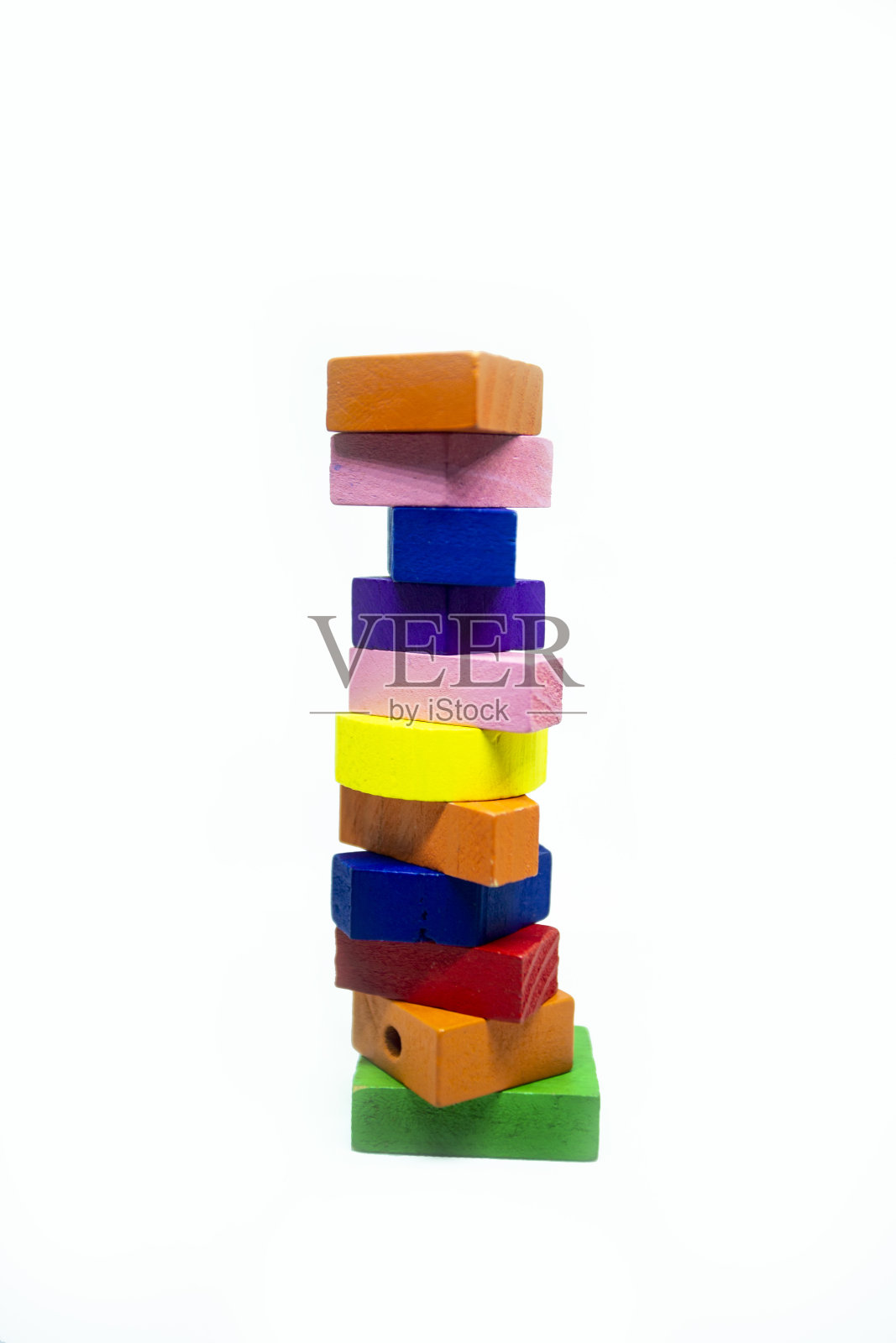 儿童玩具的木块是按照物体形状的顺序排列的照片摄影图片