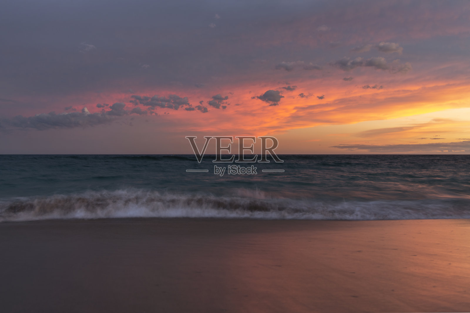 日出时的邦迪海滩照片摄影图片
