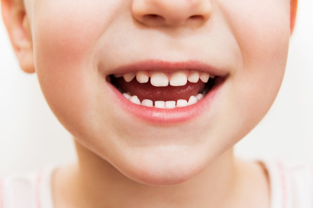 儿童牙齿微笑图片