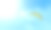 滑翔伞在蓝天白云中飞行。素材图片