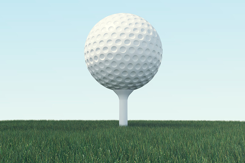 3D插图高尔夫球和球在草地，近距离观看tee准备被射击。天空背景上的高尔夫球。图片下载